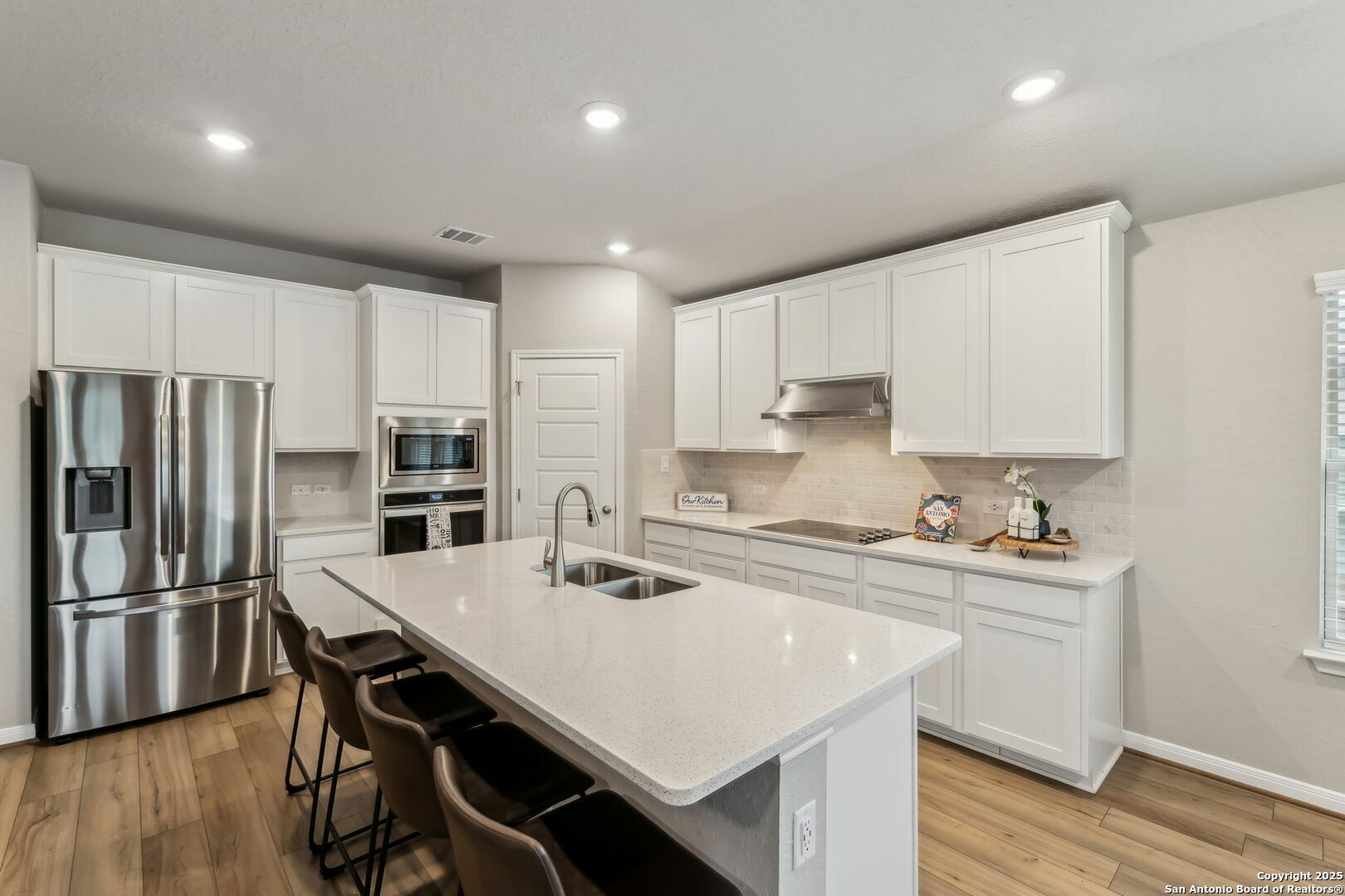 Property Photo: 320 Shelton Pass TX 78108