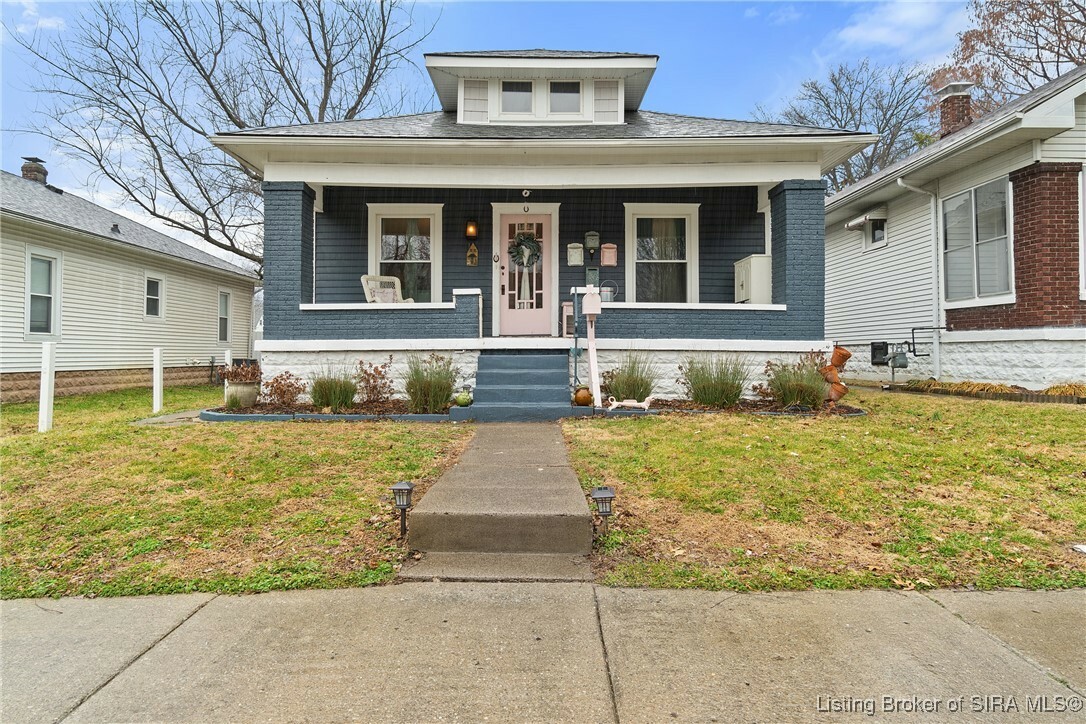 Property Photo:  2303 Reno Avenue  IN 47150 