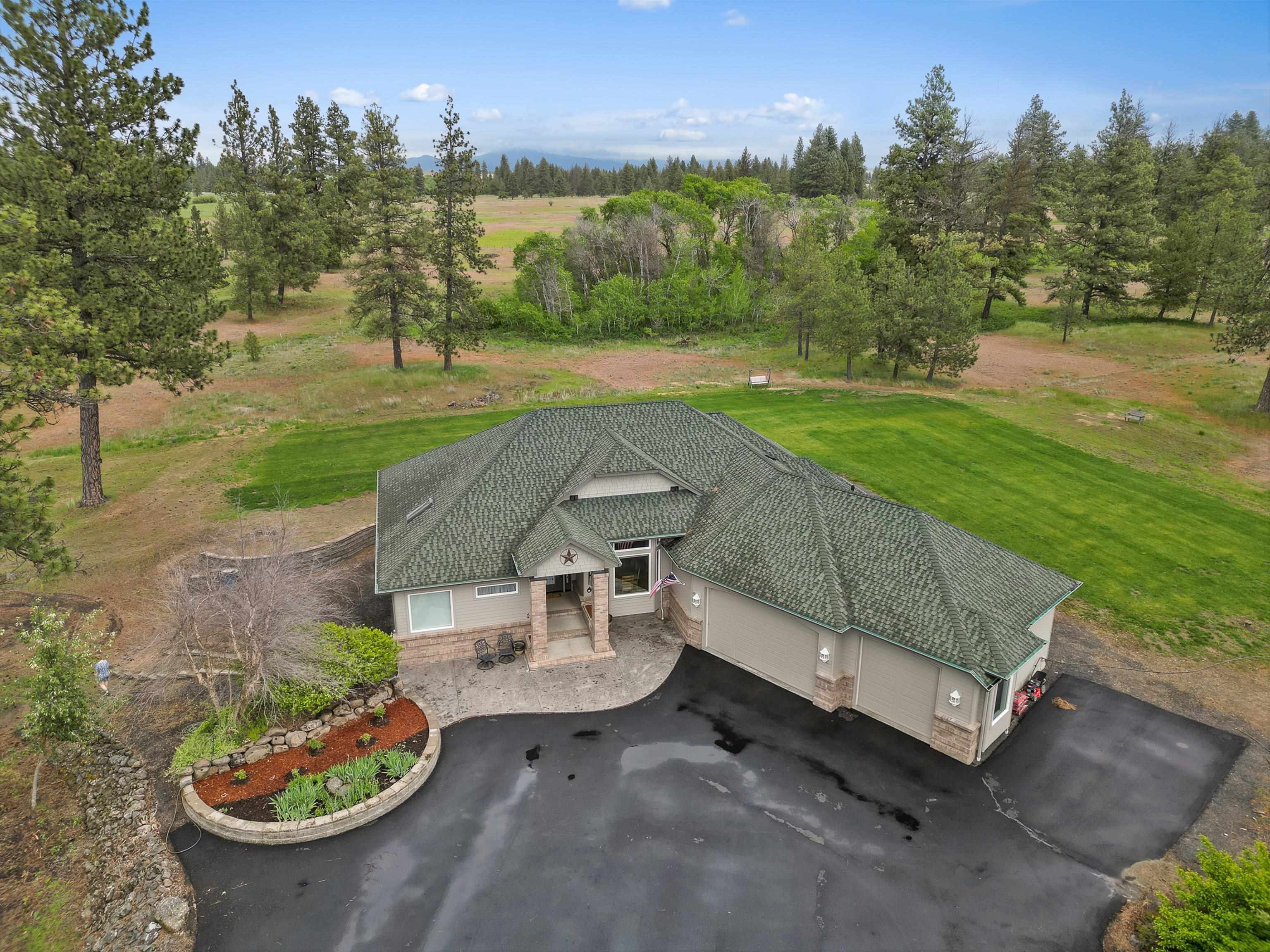 Property Photo: 6919 E Spangle-Waverly Rd WA 99031