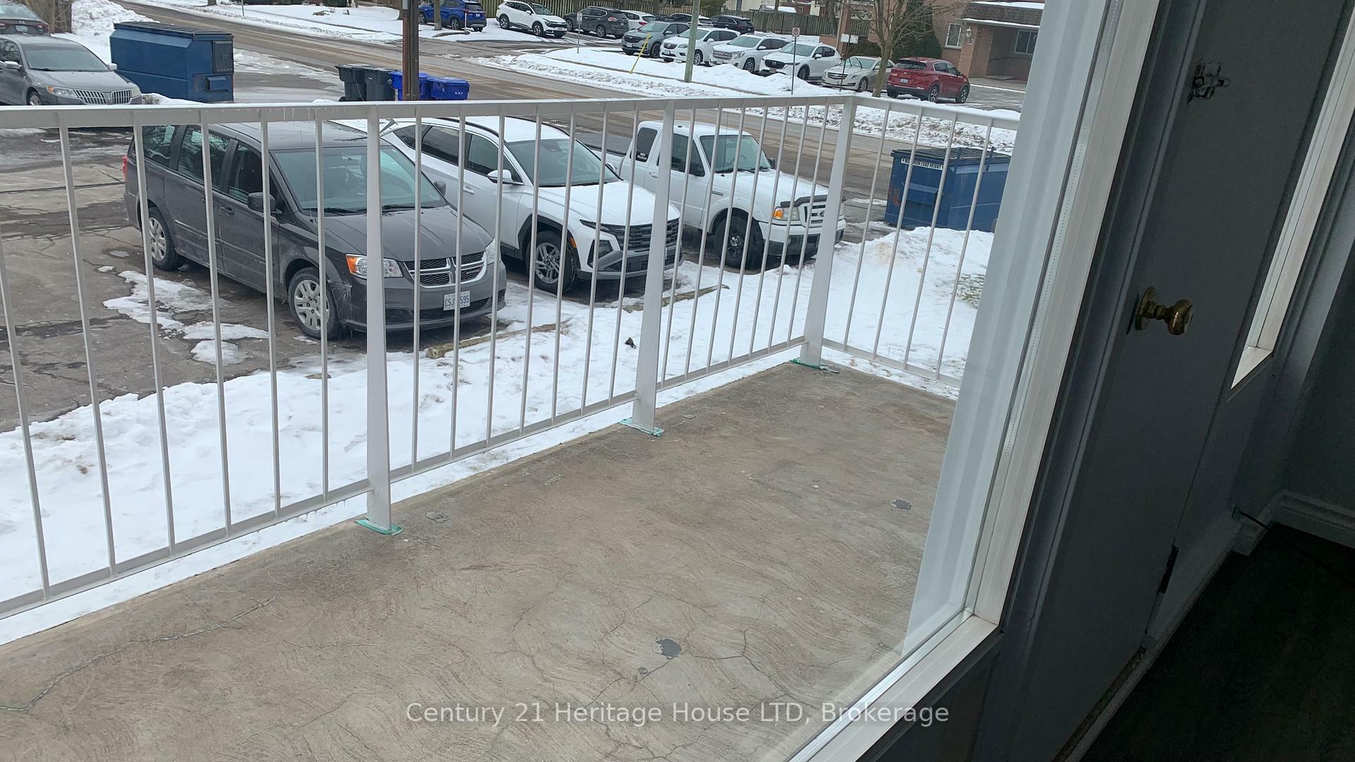 Property Photo:  253 Fitch St 204  ON L3C 4W3 
