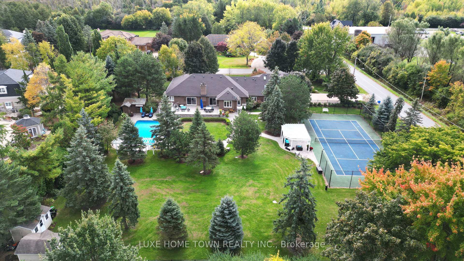 Property Photo: 2 Prince Rupert Dr ON L1E 1Z2