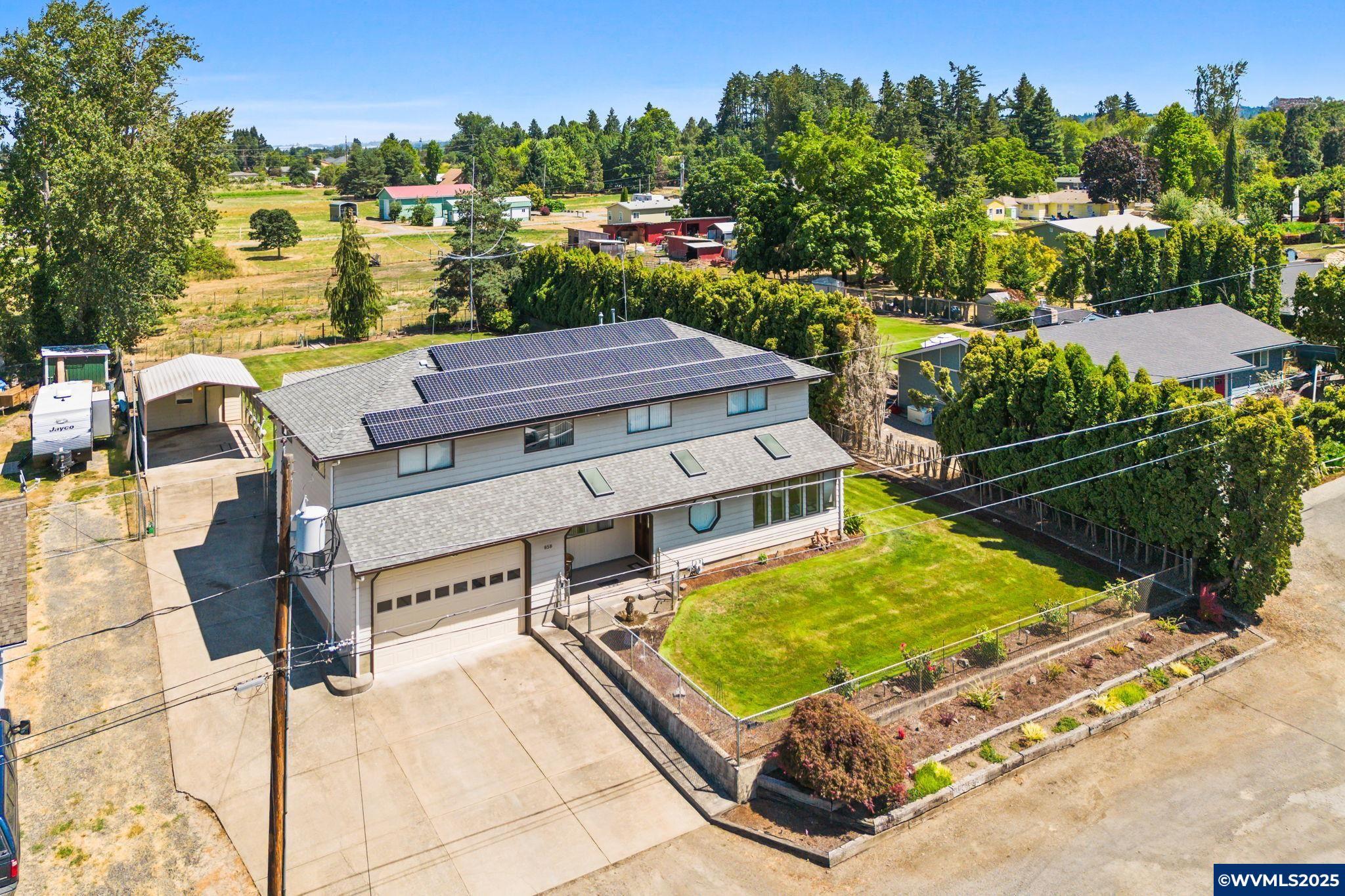 Property Photo:  858 Iva Ln NE  OR 97317 