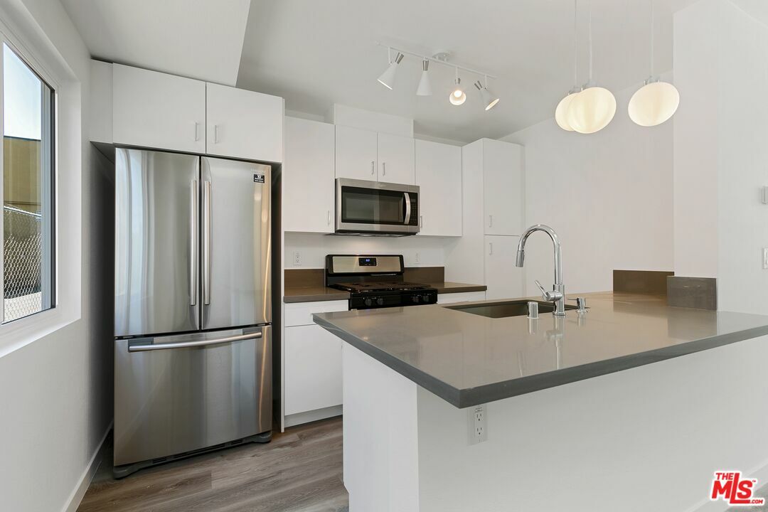 Property Photo:  6736   Woodley Ave 12  CA 91406 