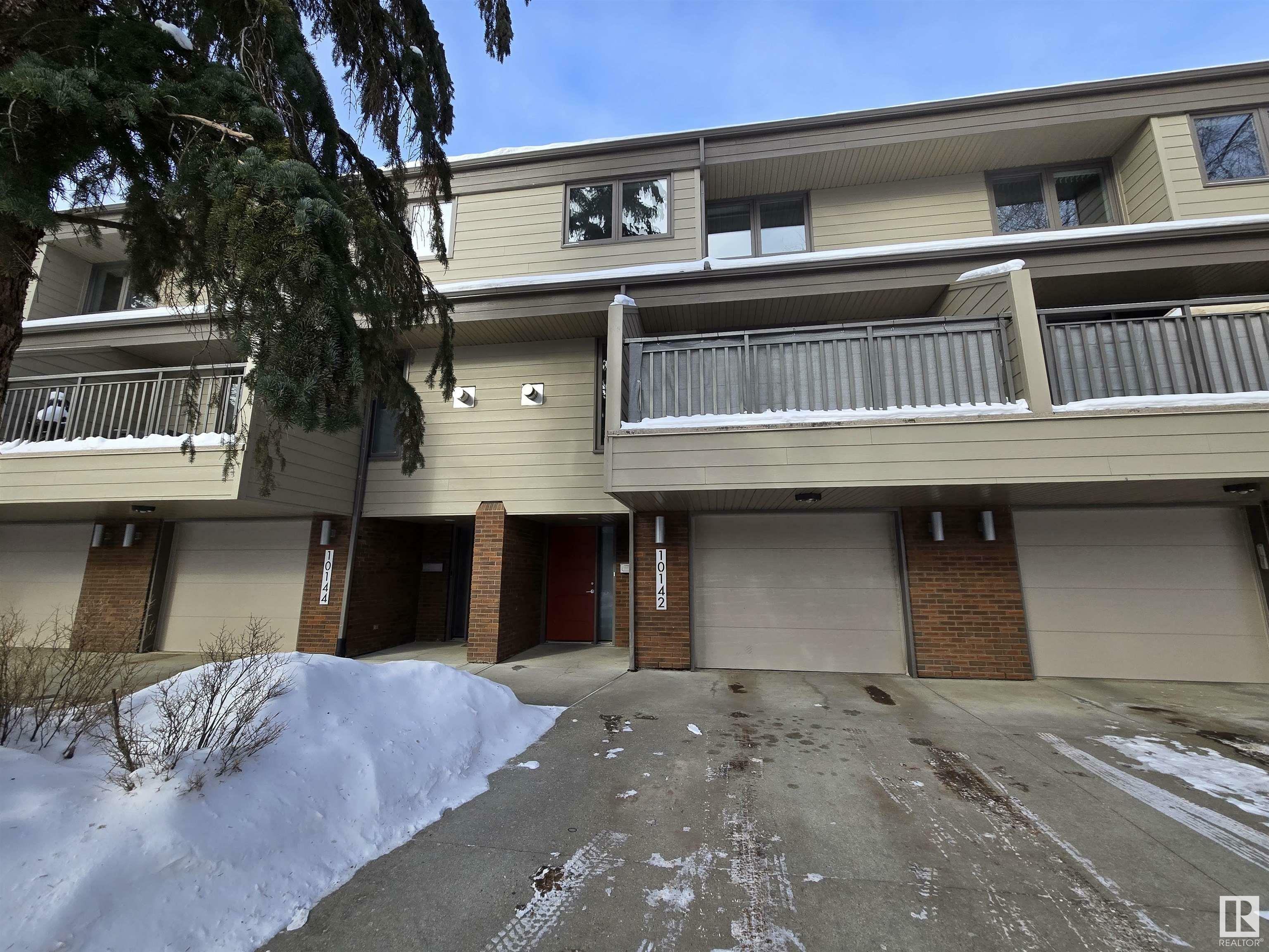 Property Photo:  10142 87 Avenue NW  AB T6E 2P2 