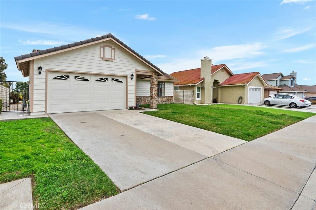 Property Photo:  39692 Wild Flower Drive  CA 92563 