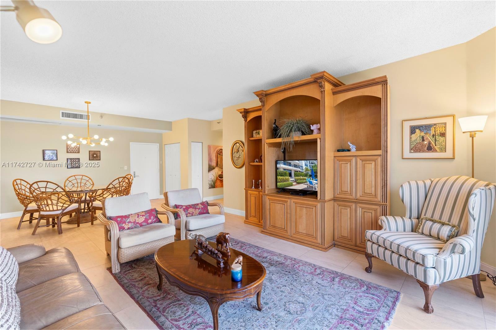 Property Photo: 3530 Mystic Pointe Dr 102 FL 33180
