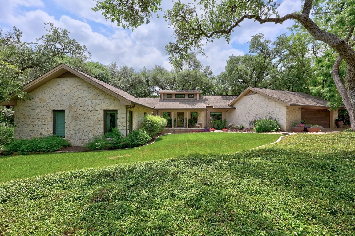 Property Photo: 1509 Easy Street TX 78746