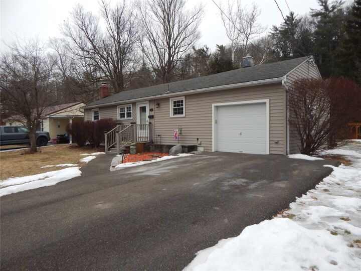 140 Lincoln Drive  Vestal NY 13850 photo