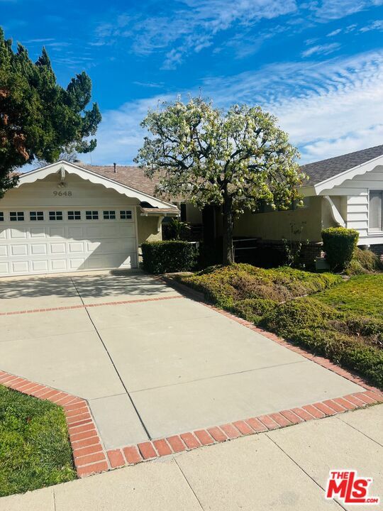 Property Photo:  9648   Quakertown Ave  CA 91311 