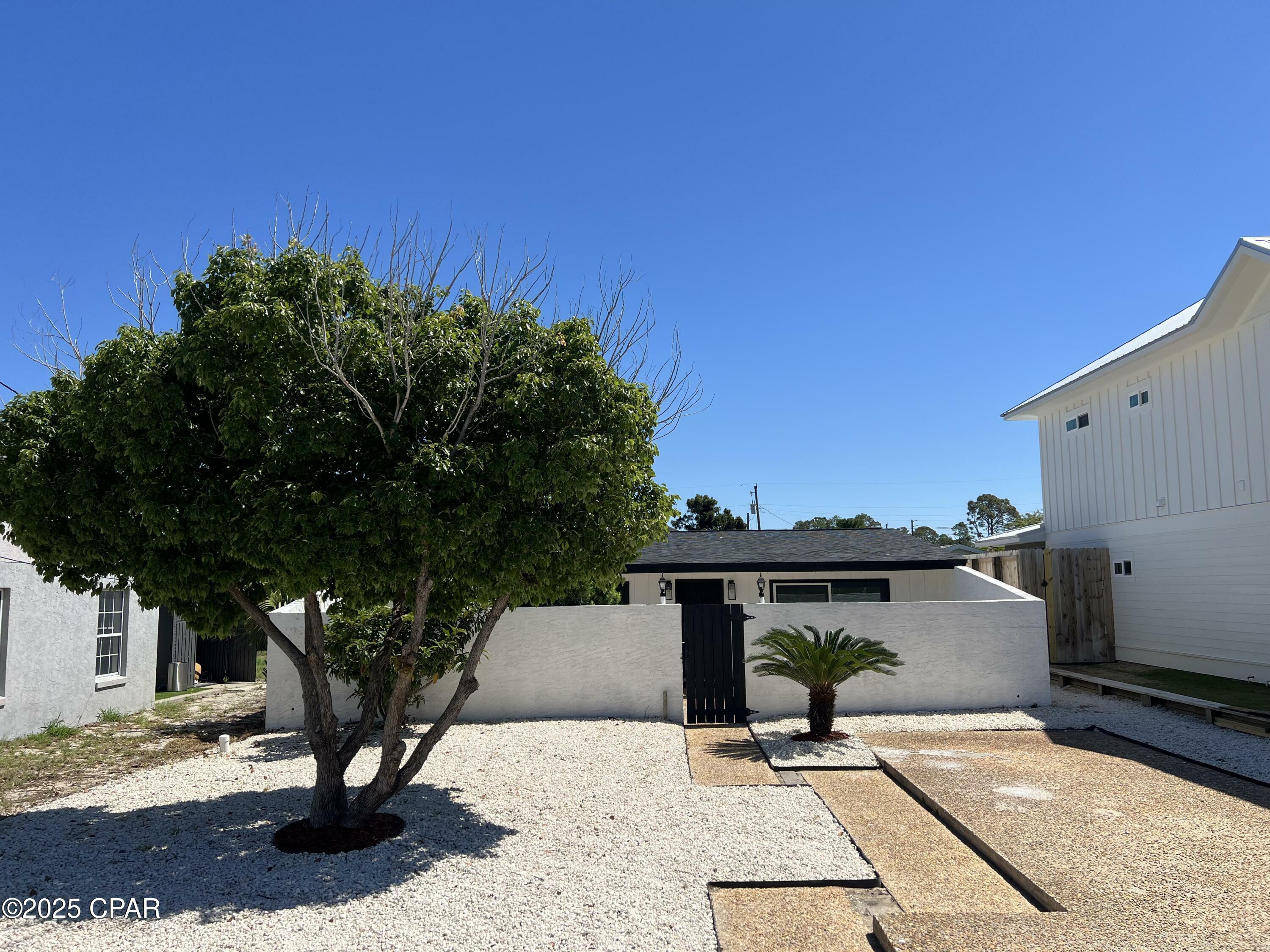 Property Photo: 5524 Sunset Avenue FL 32408