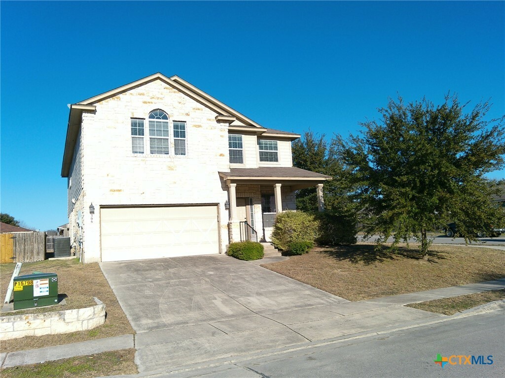 Property Photo:  306 Oak Creek Way  TX 78130 