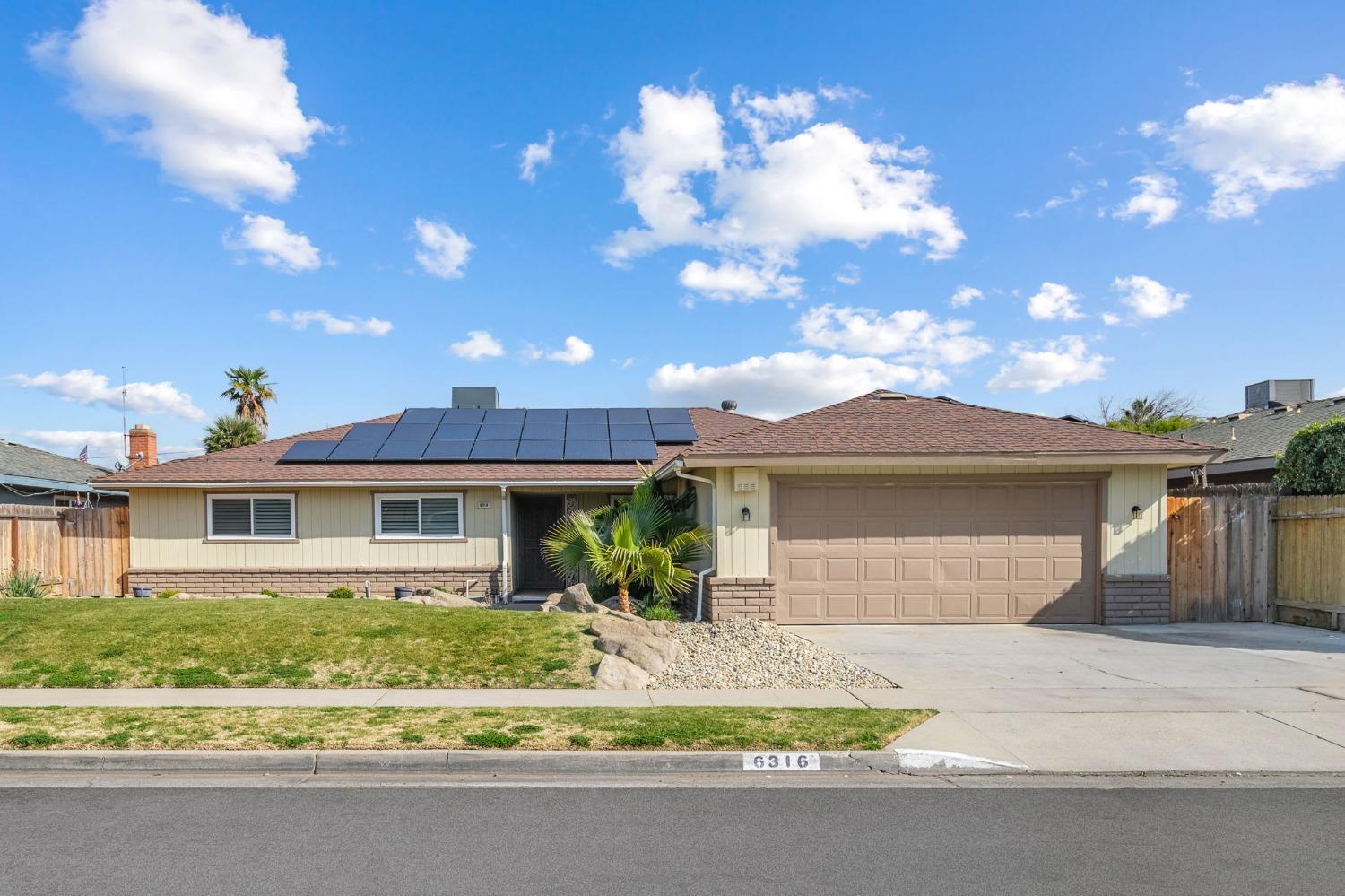 Property Photo: 6316 N Poplar Avenue CA 93704