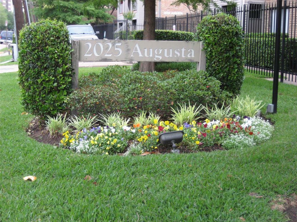 Property Photo: 2025 Augusta Drive 601 TX 77057