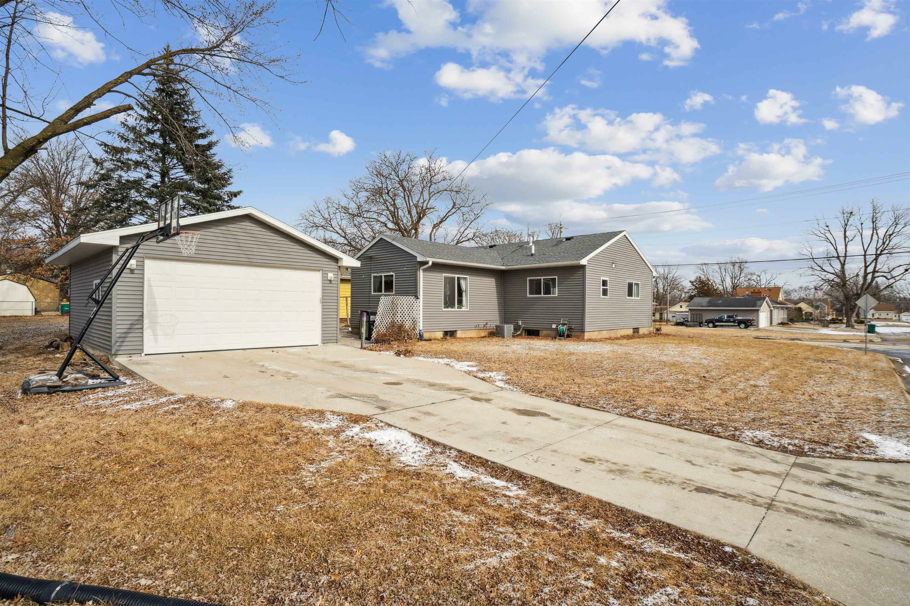 Property Photo:  601 NW 8th Avenue  IA 50644 