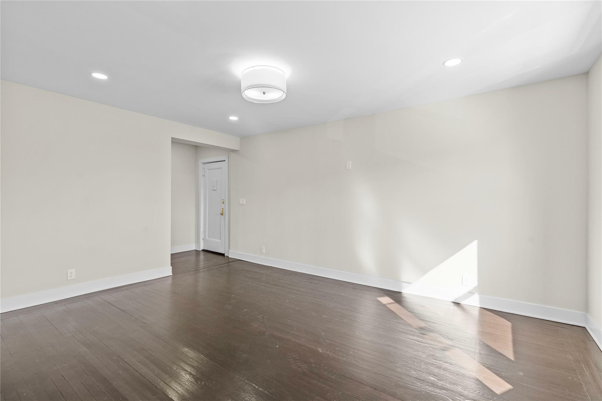 Property Photo:  130 Centre Avenue 3A  NY 10805 