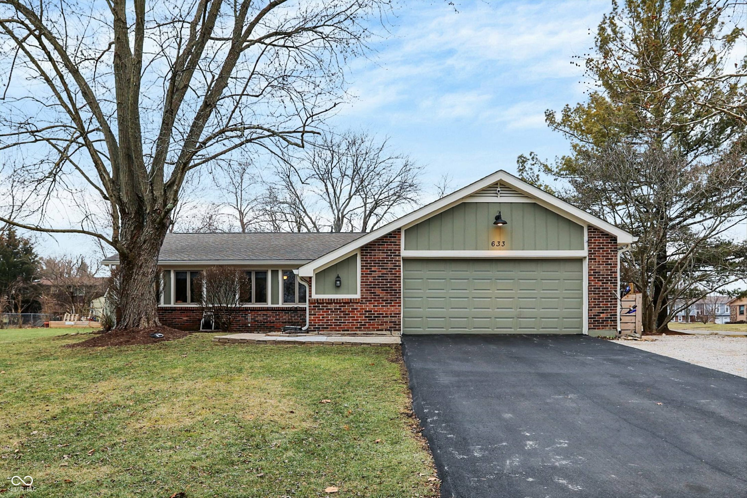 Property Photo:  633 Shady Creek Drive  IN 46142 