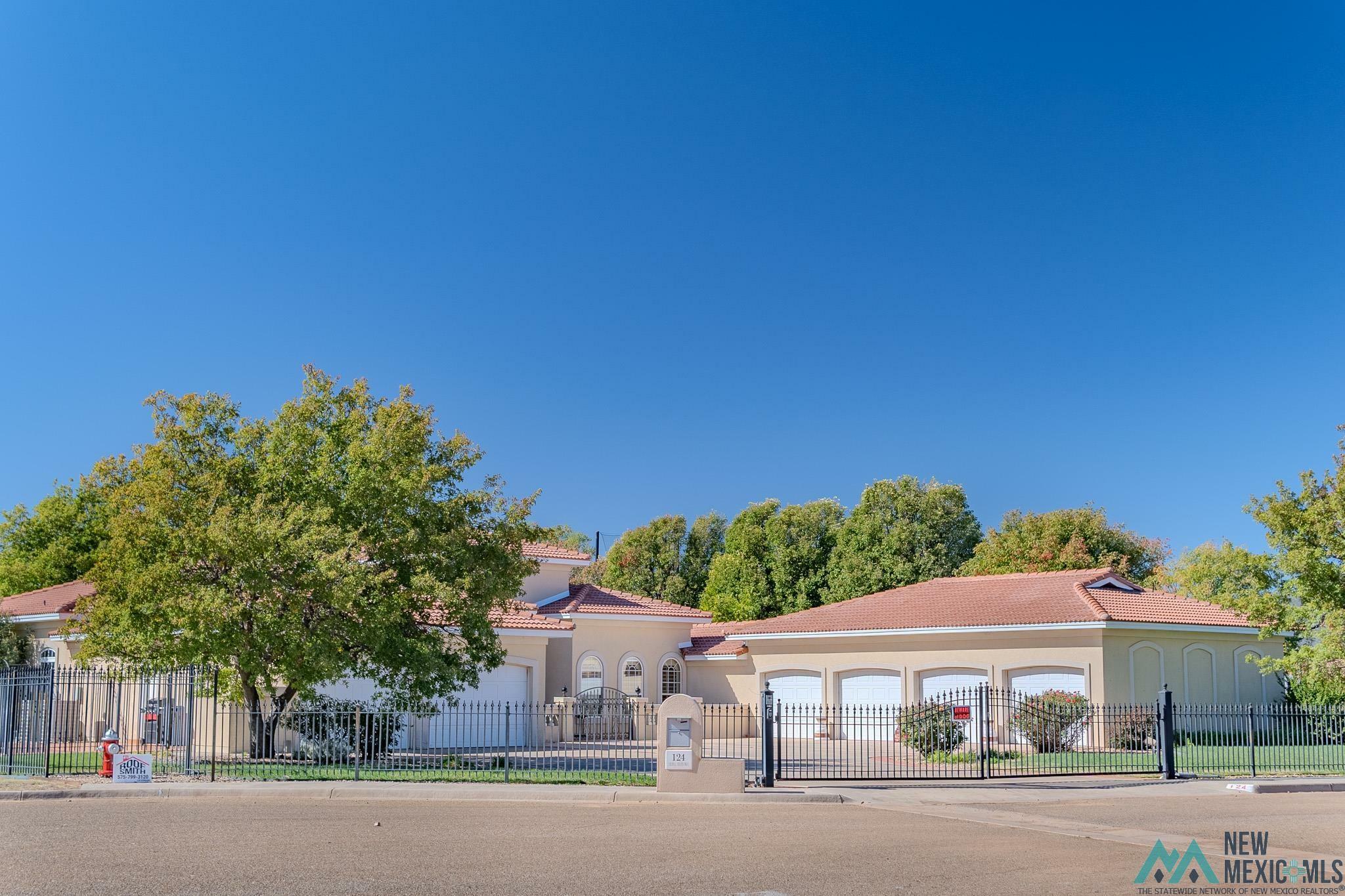 Property Photo:  124 Colonial Estates Parkway  NM 88101 