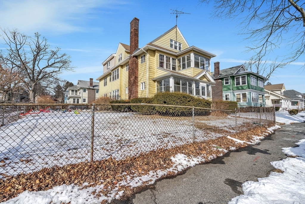 Property Photo:  7 Fiske St  MA 01602 