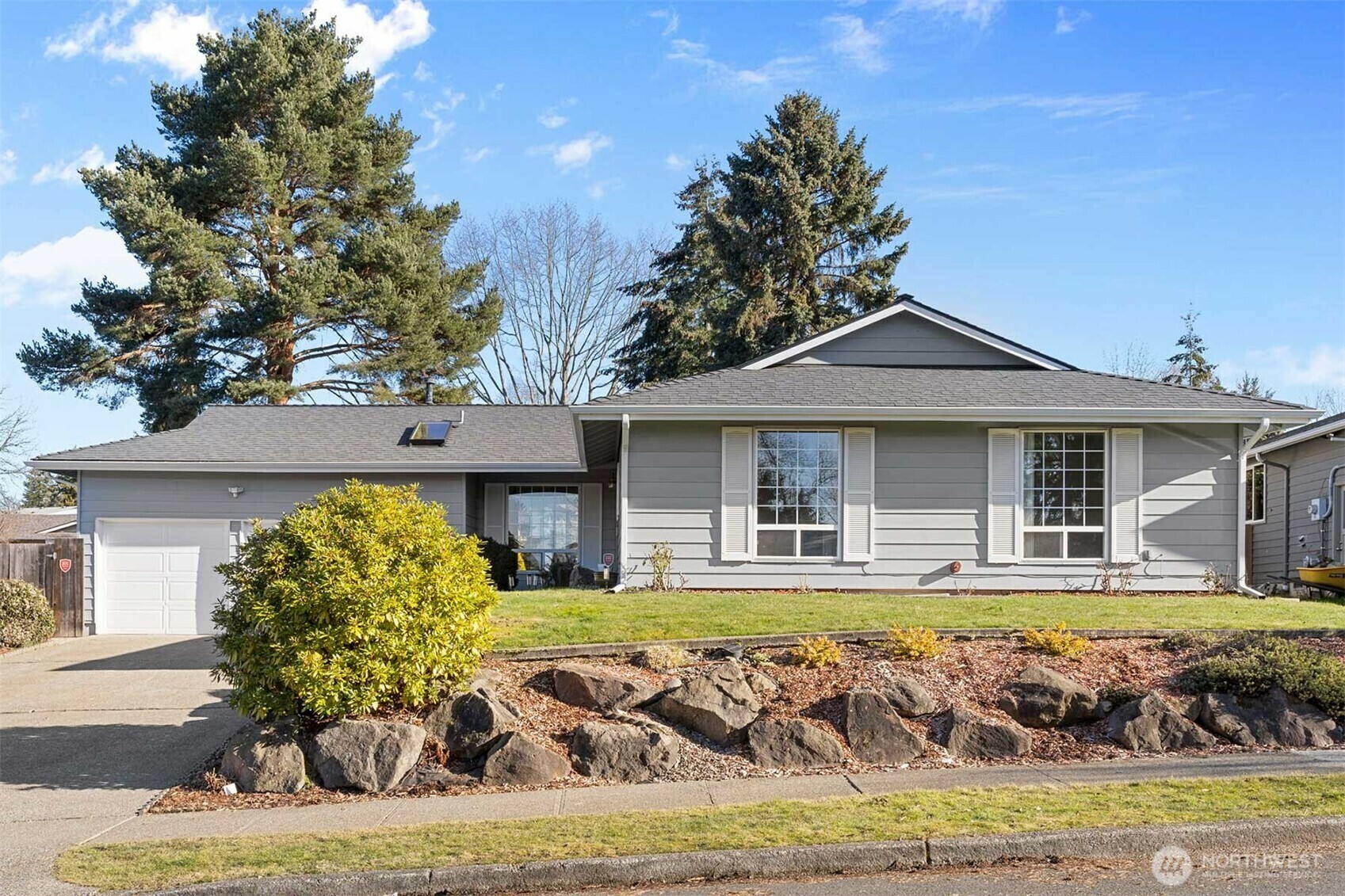 Property Photo:  2708  Morris Avenue S  WA 98055 