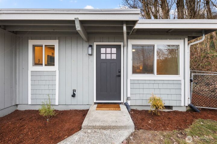 Property Photo:  1420 E 32nd Street  WA 98404 