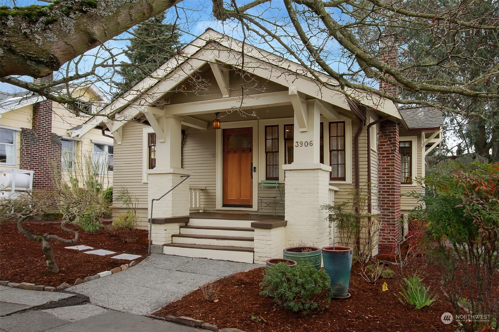 Property Photo:  3906  Burke Avenue N  WA 98103 