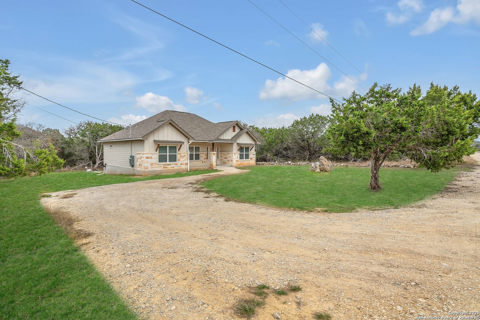 Property Photo:  475 Horseshoe Track  TX 78070 