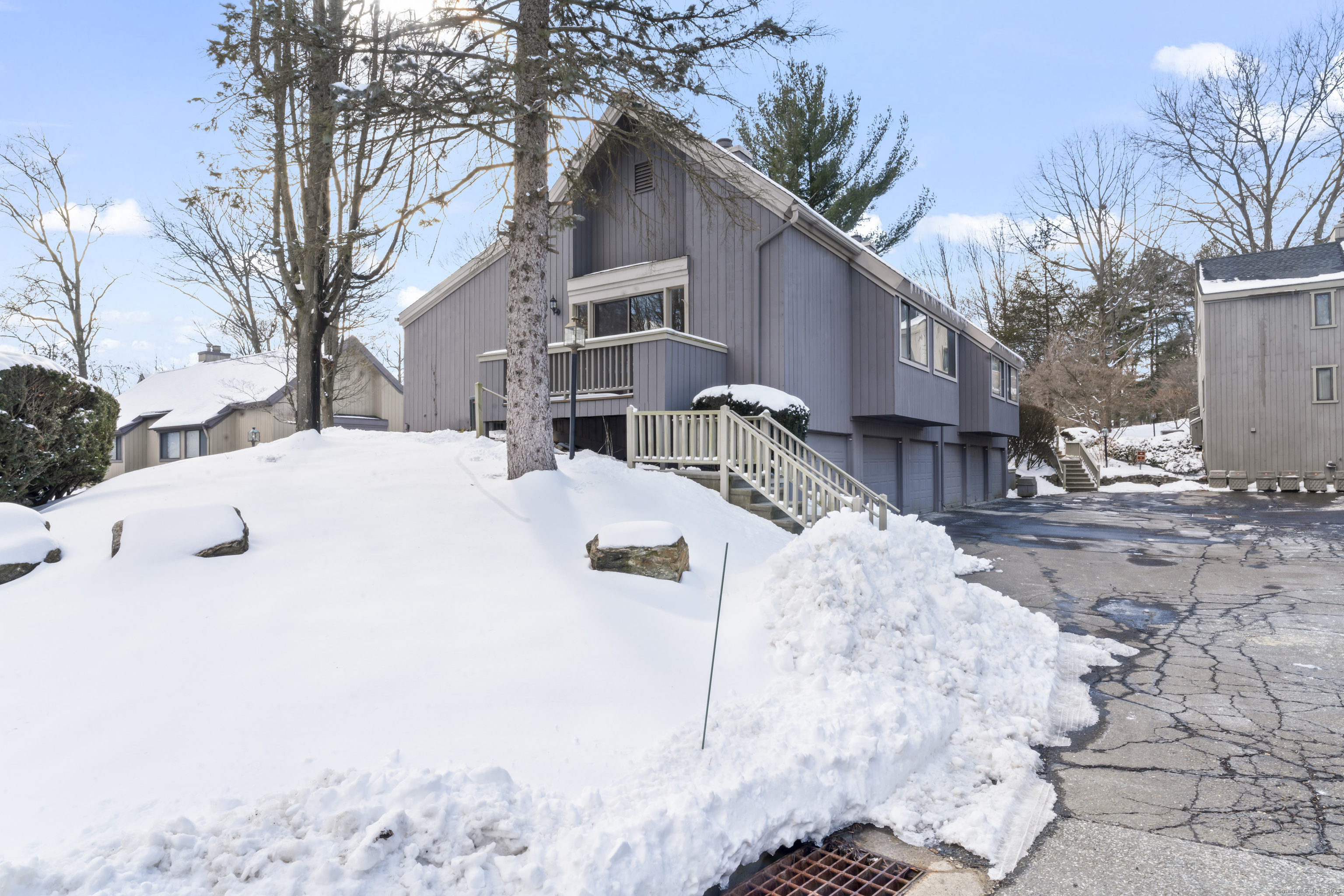 Property Photo:  36 Algonquin Lane B  CT 06614 