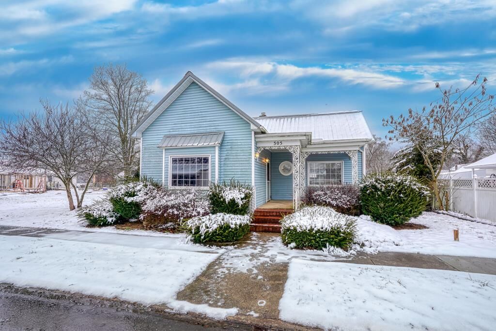 Property Photo:  305 2nd St  OH 45601 