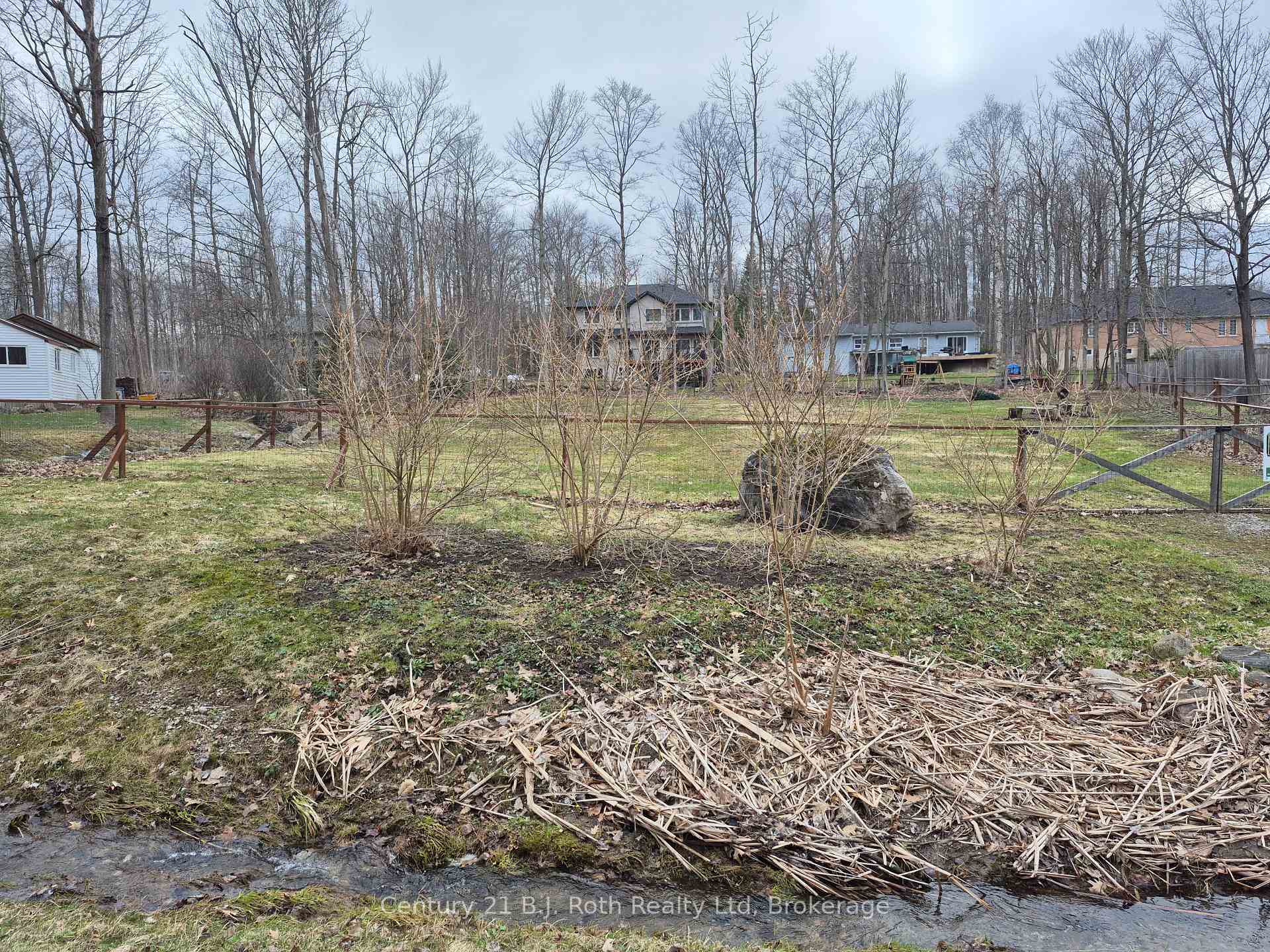 Property Photo:  76 McArthur Dr  ON L9M 1W9 