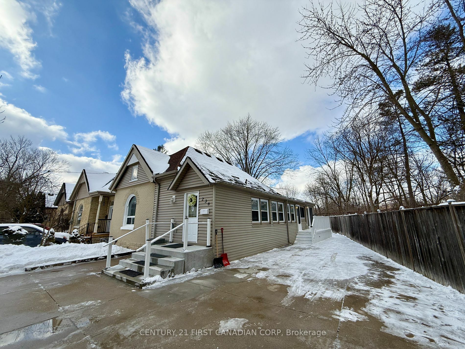 Property Photo:  236 Raymond Ave  ON N6A 2N1 