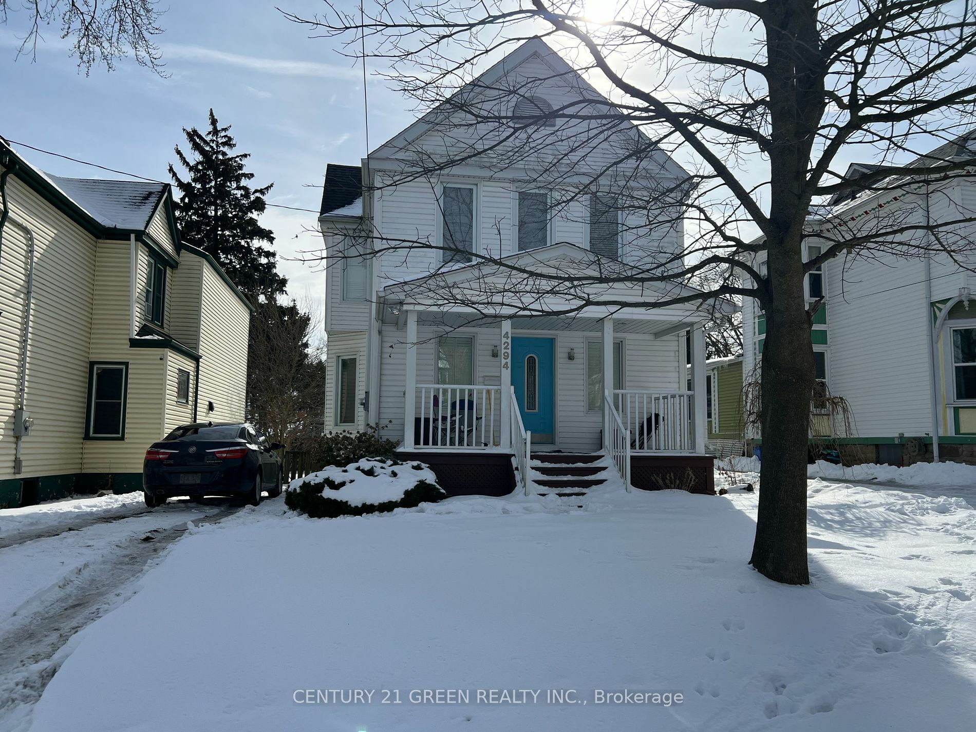 4294 Simcoe St  Niagara Falls ON L2E 1T6 photo