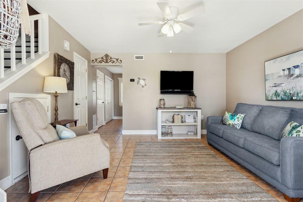 Property Photo: 833 Tarpon Avenue FL 32034