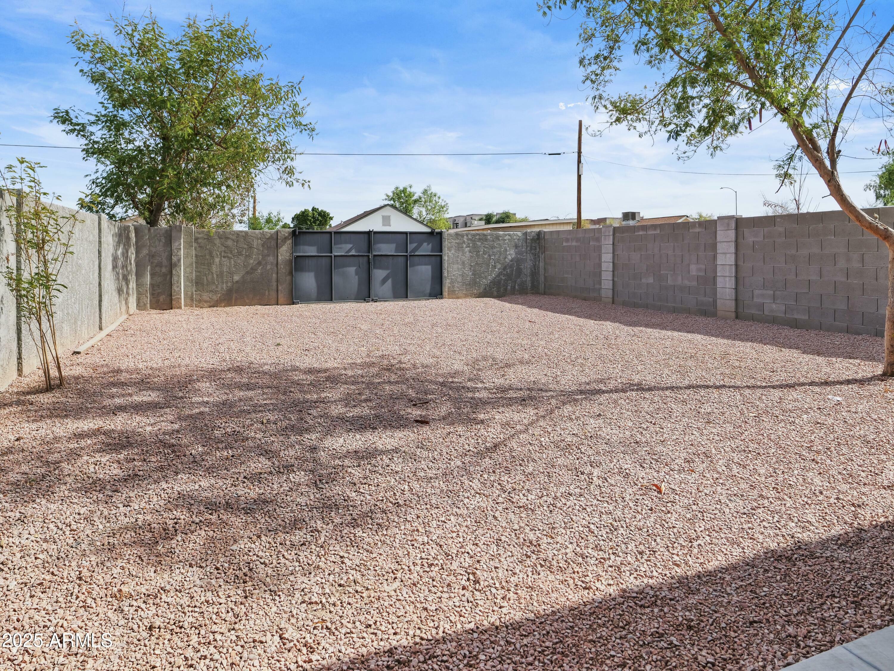 Property Photo:  533 N Sirrine --  AZ 85201 