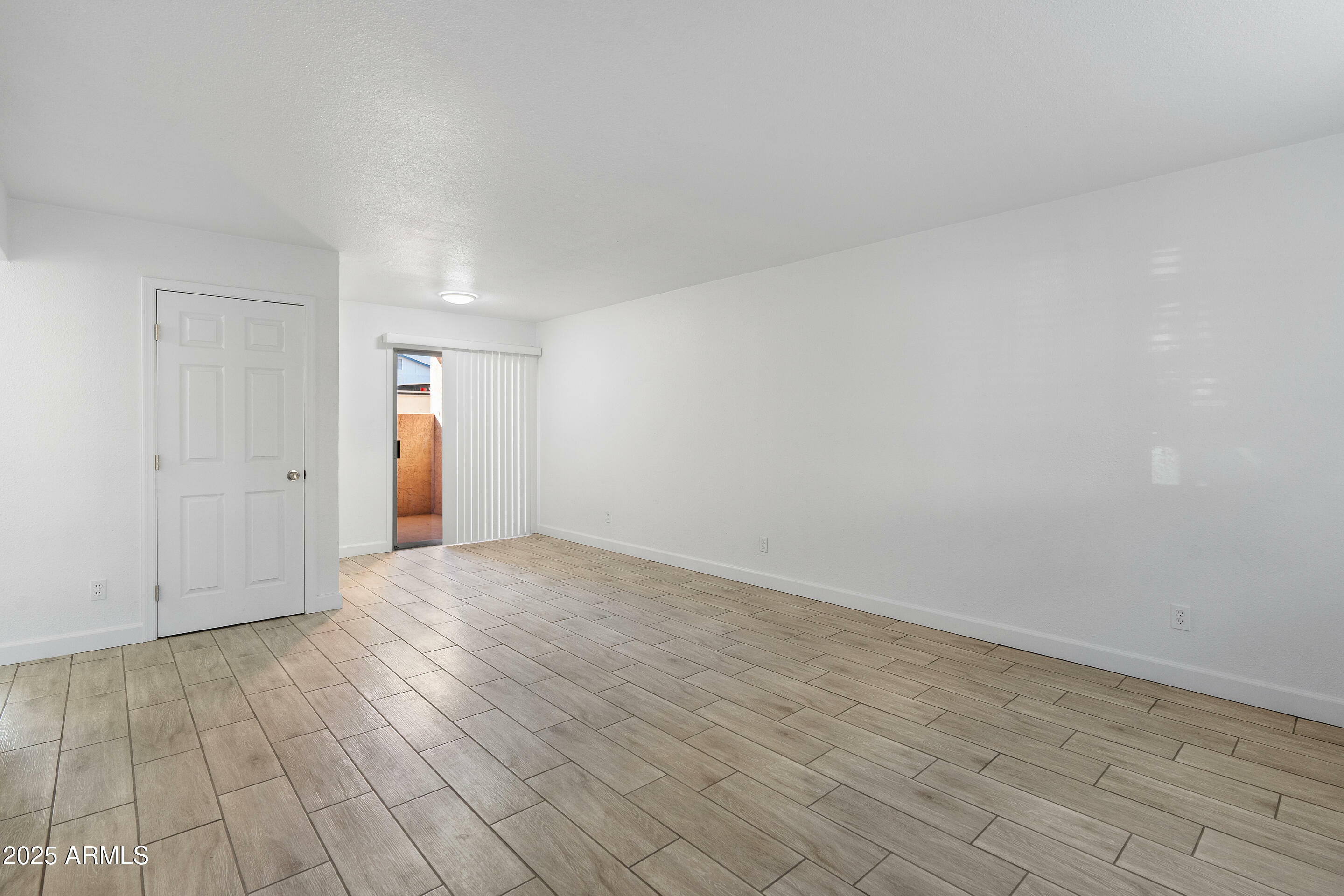 Property Photo:  2220 W Dora Street 129  AZ 85201 