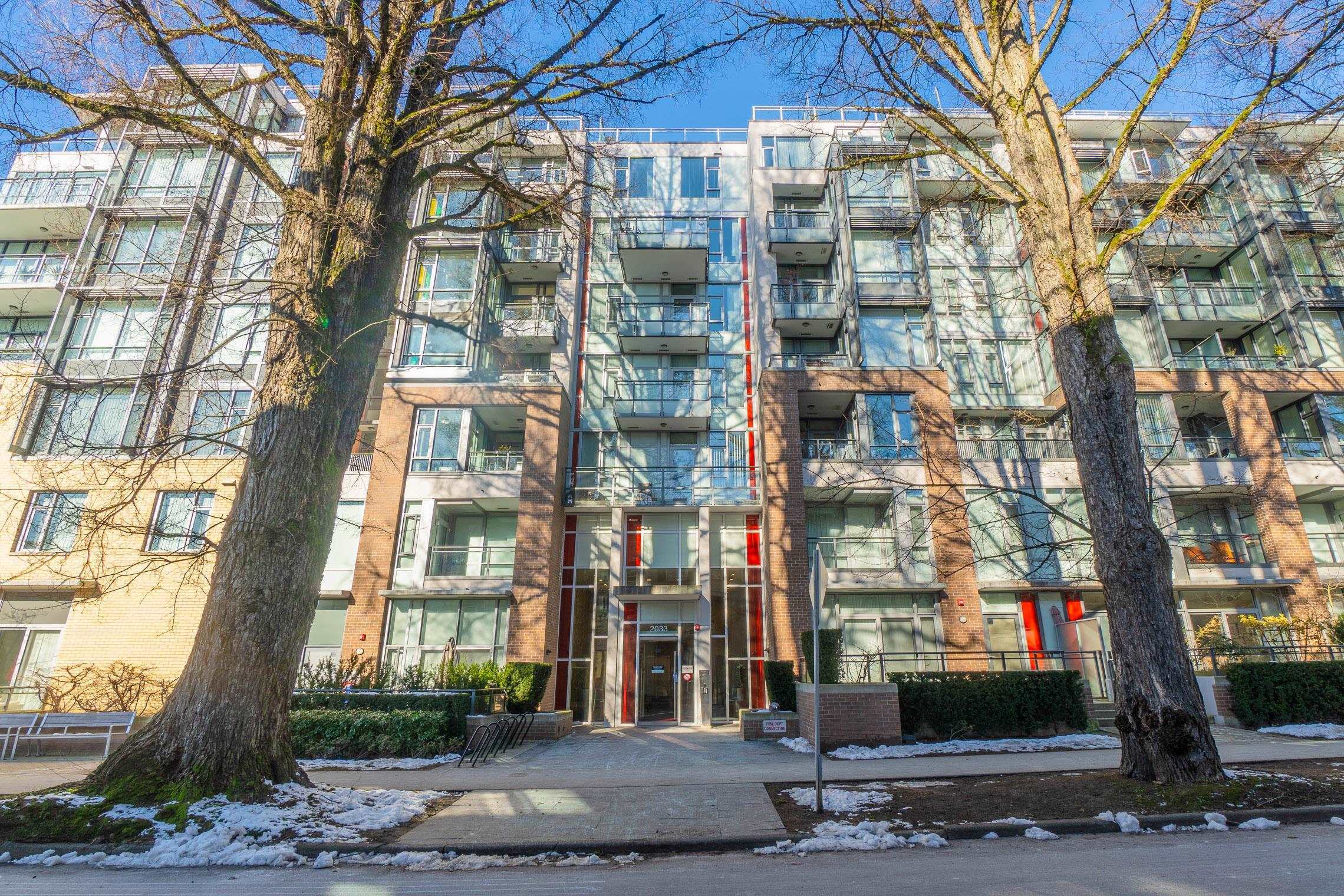 Property Photo: 2033 W 10th Avenue 501 BC V6J 0H1