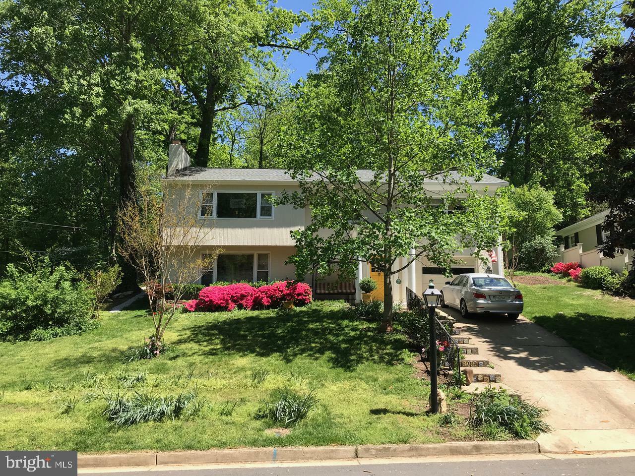 Property Photo: 6209 Tally Ho Lane VA 22307