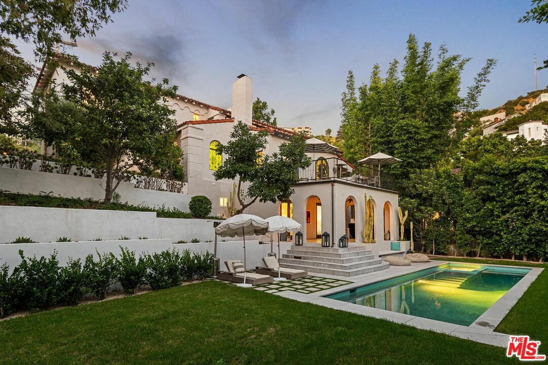 1512 Sunset Plaza Dr  Los Angeles CA 90069 photo