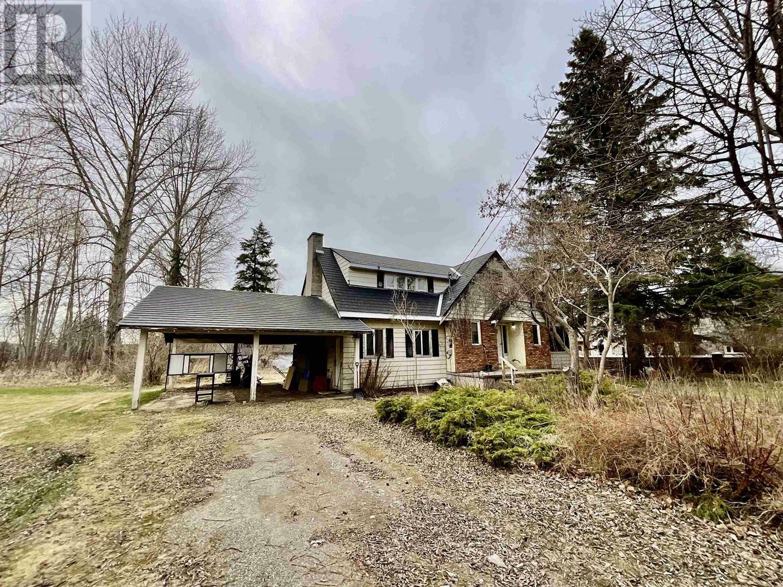 Property Photo: 537 Willow Street BC V2J 3S9
