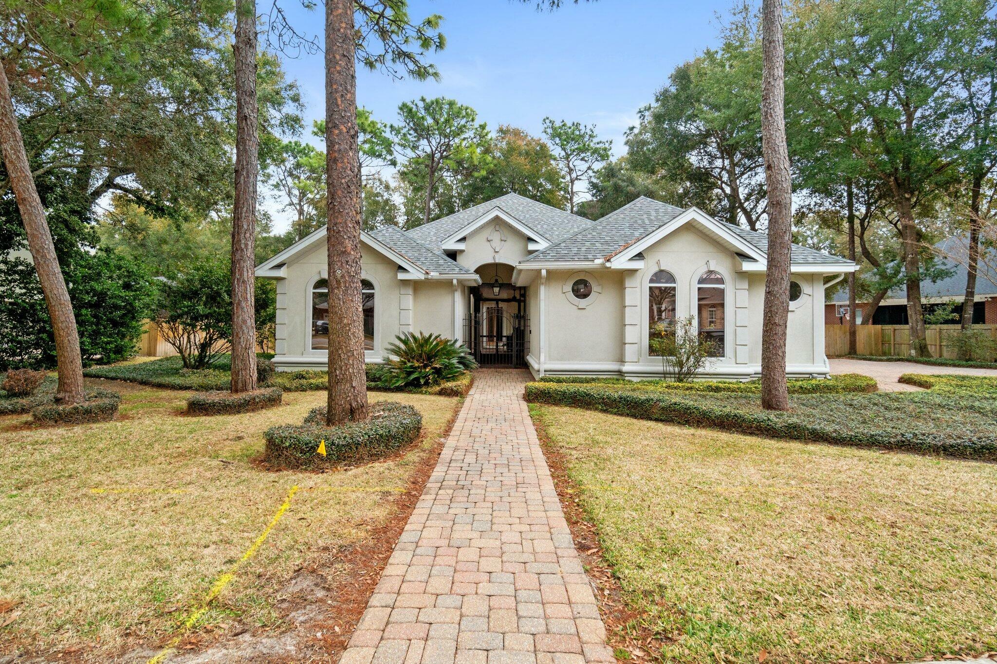 Property Photo:  831 Coldwater Creek Circle  FL 32578 