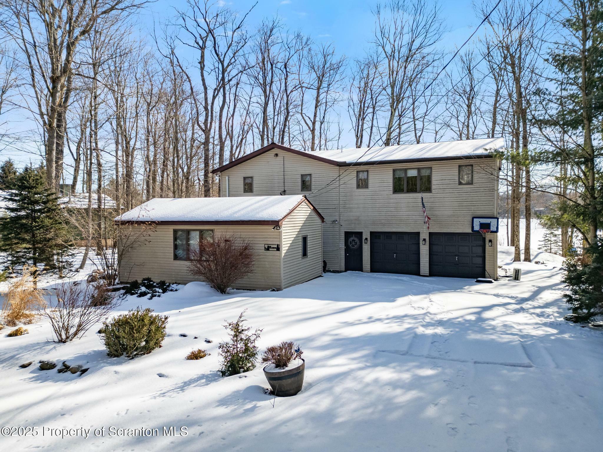 102 Cherry Cove Terrace  Canadensis PA 18325 photo