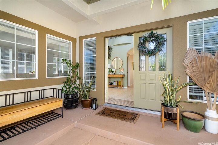 Property Photo: 1098 Kuekue Street HI 96825