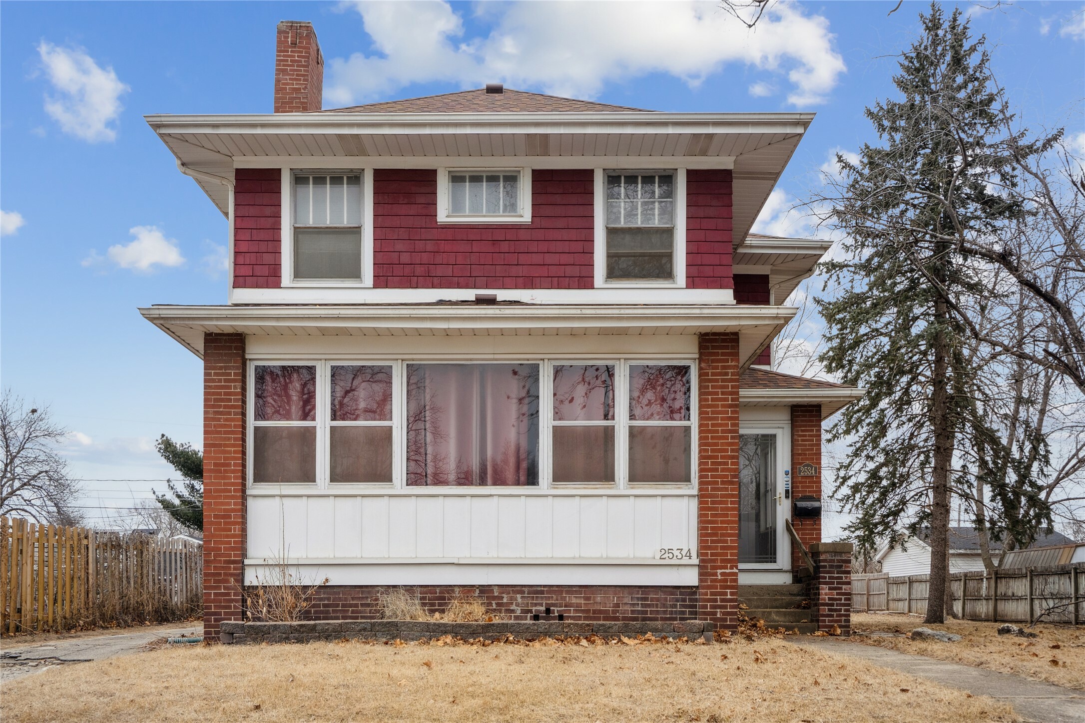 Property Photo:  2534 E Walnut Street  IA 50317 