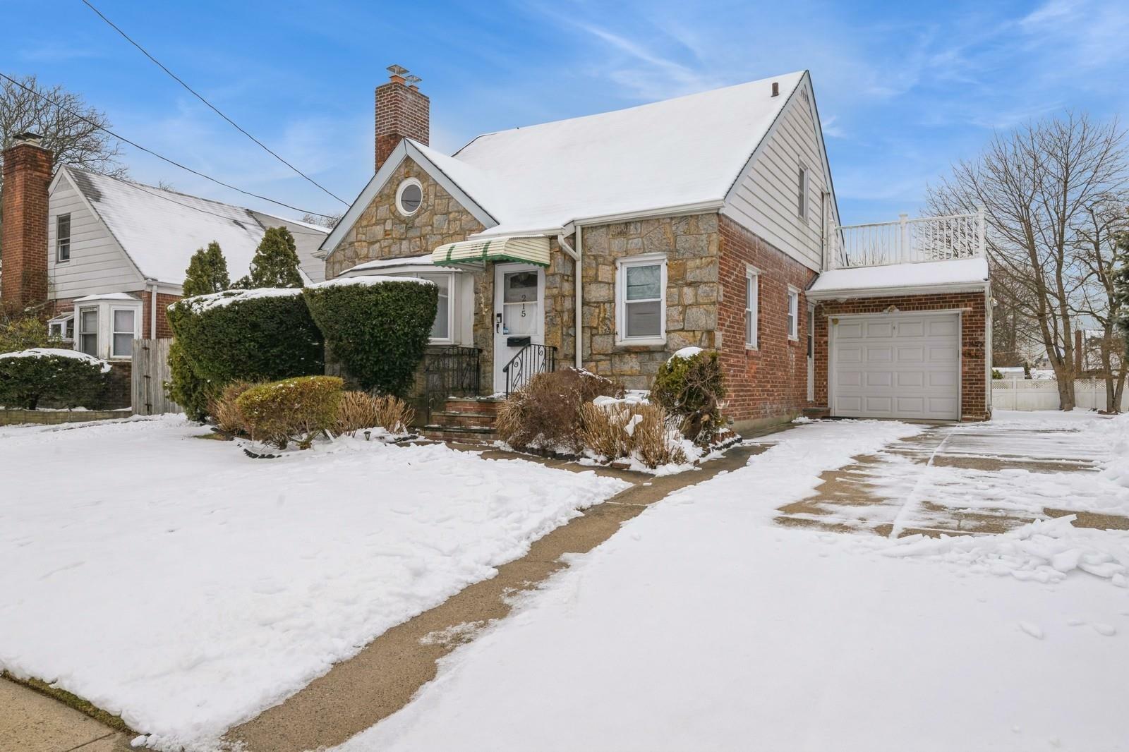 Property Photo:  215 Leonard Boulevard  NY 11040 