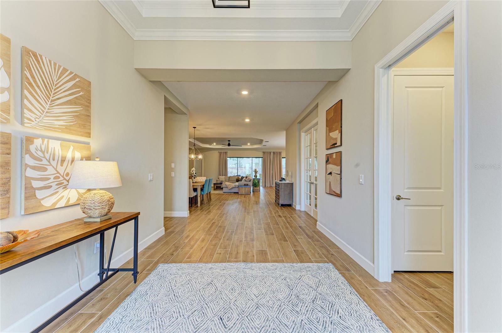 Property Photo: 16218 Umbria Place FL 34211