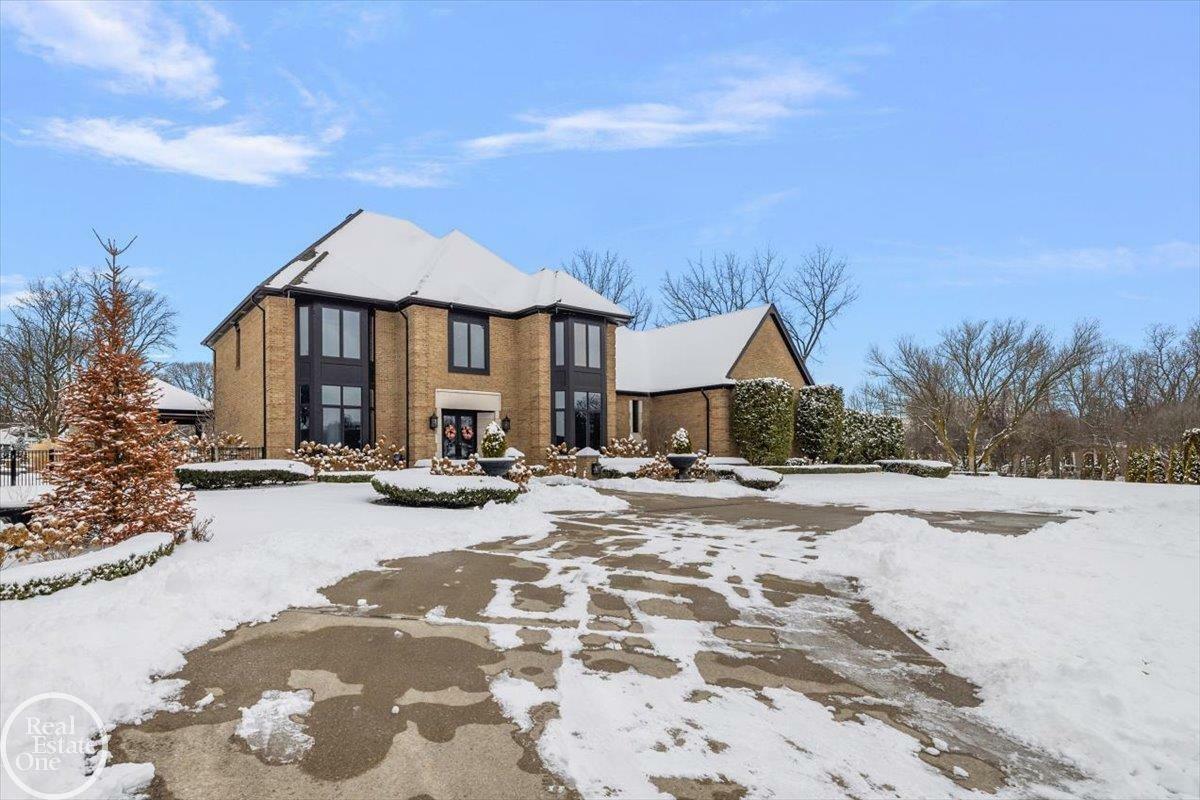 Property Photo:  37251 Fiore Trail Drive  MI 48036-2040 