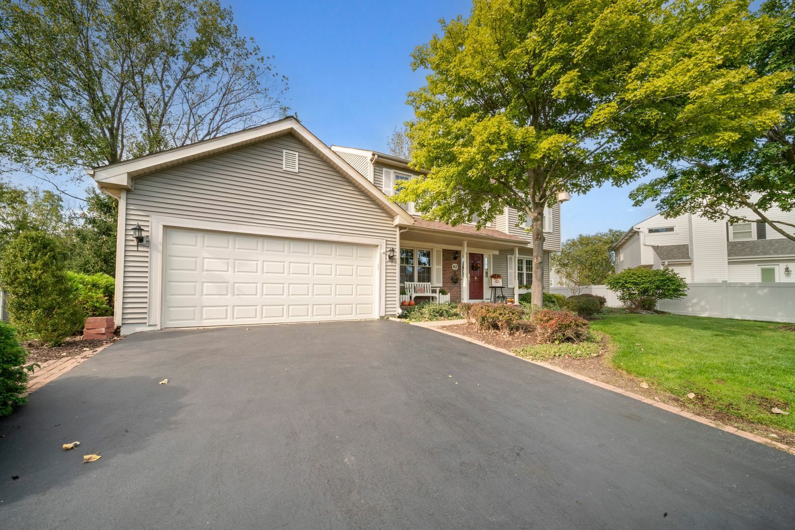 Property Photo:  612 Braemar Lane  IL 60010 