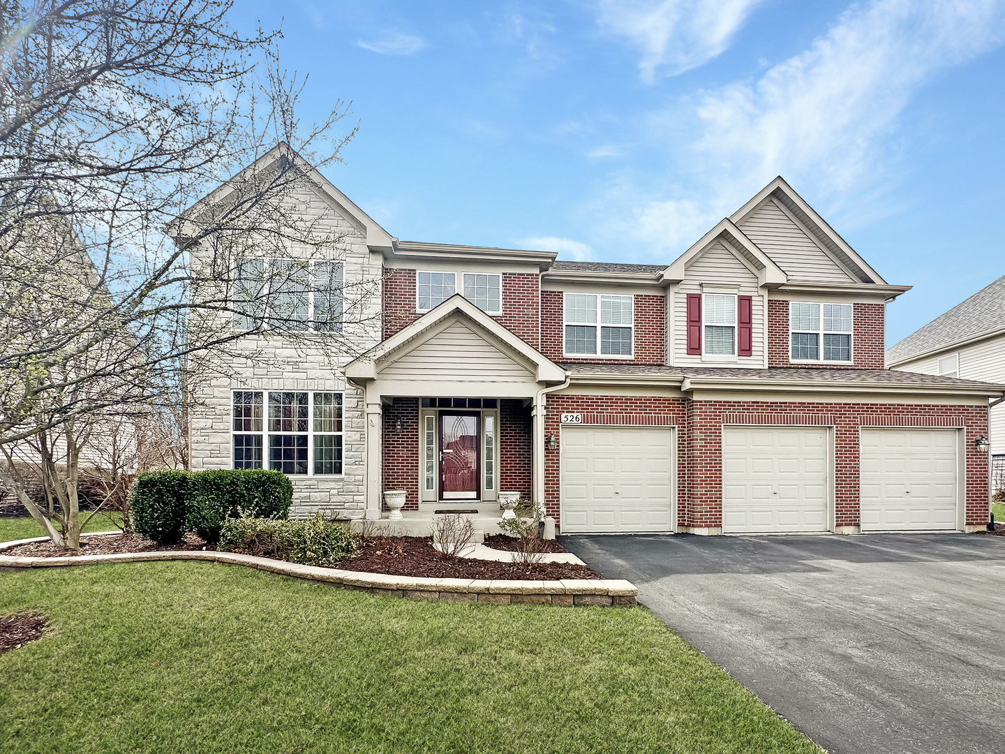 Property Photo: 526 Litchfield Way IL 60543