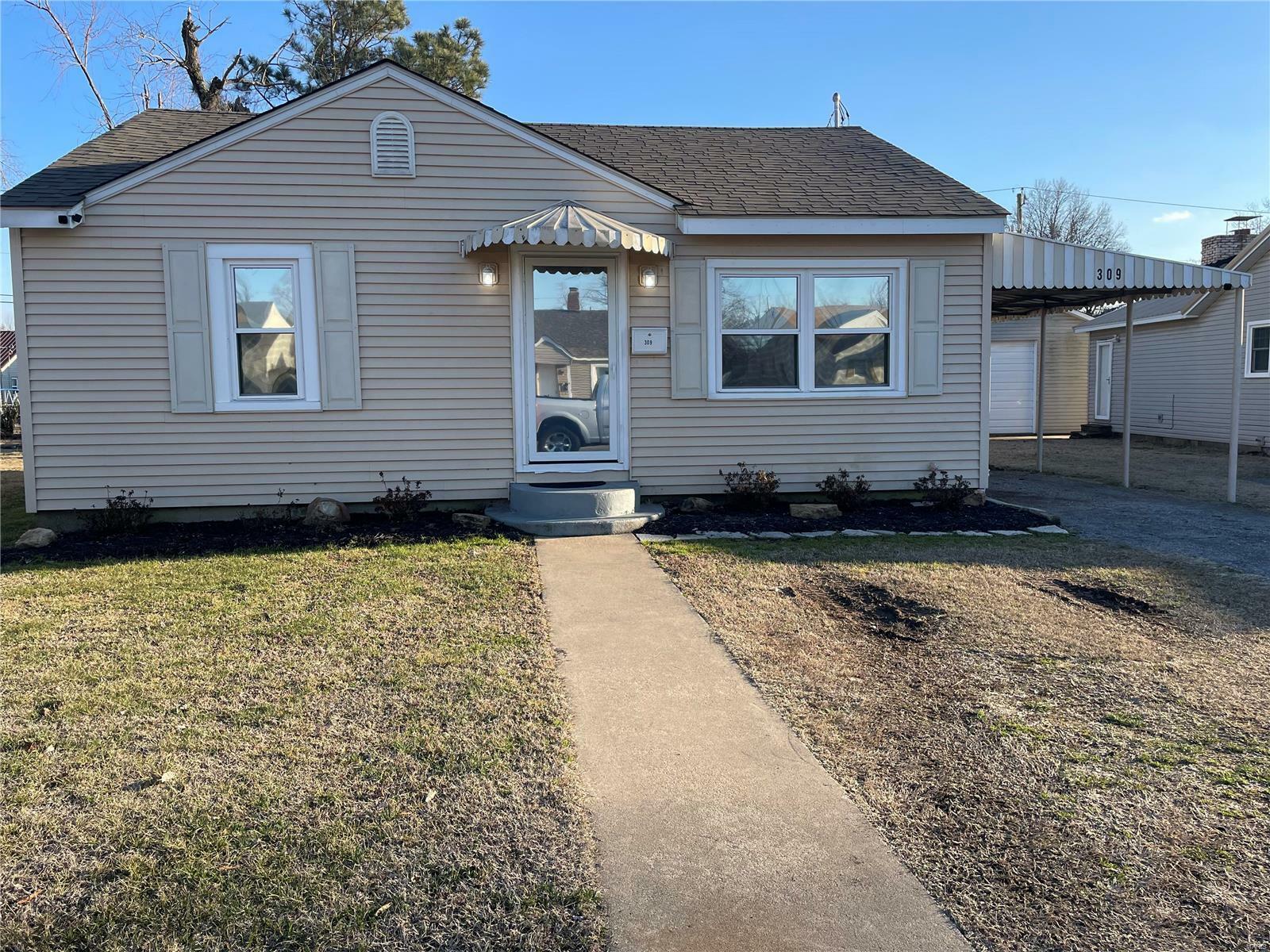 Property Photo: 309 Virginia Street MO 63801