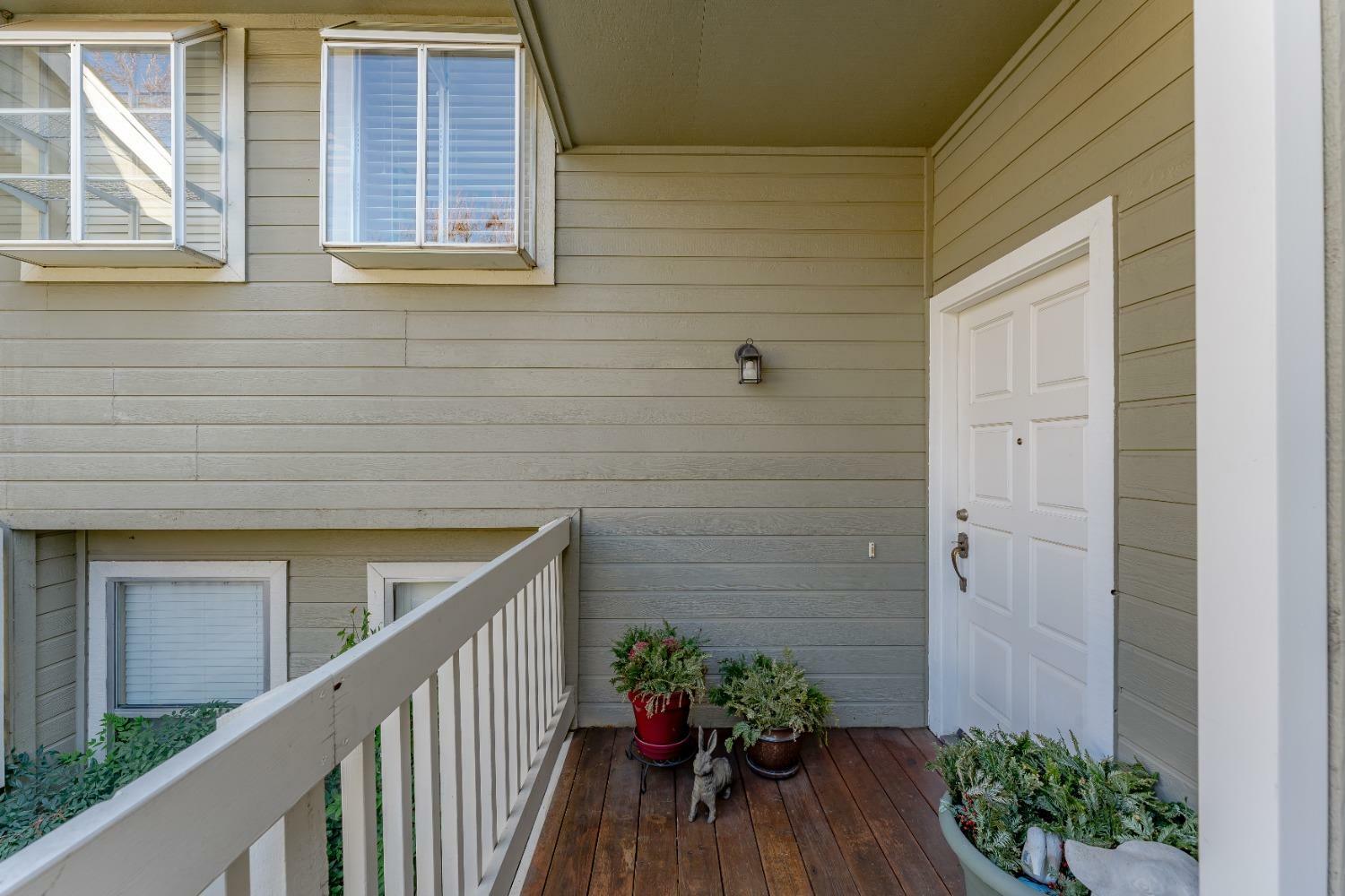 Property Photo: 121 Valley Oak Dr. CA 95678