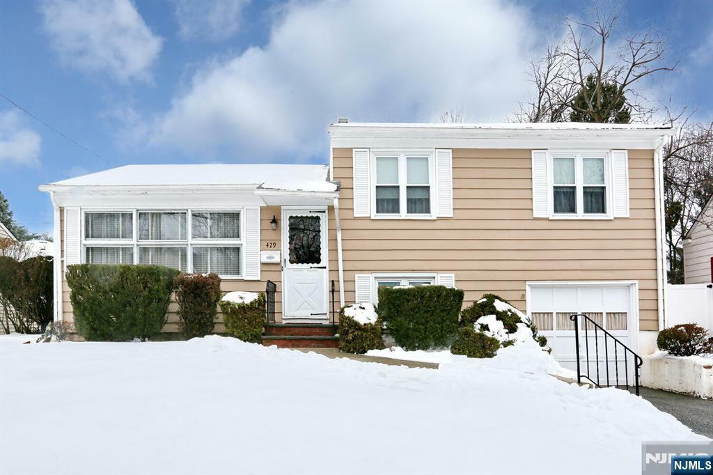 429 Maple Hill Drive  Hackensack NJ 07601 photo